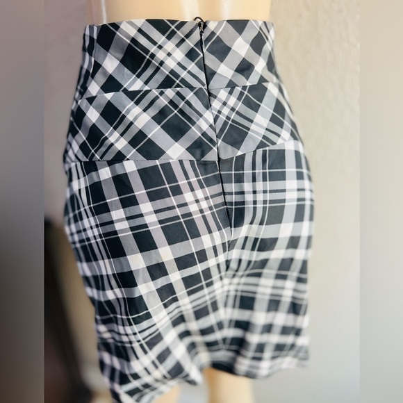 EMPORIO ARMANI SKIRT BLACK & WHITE SIZE 40 Italy US 4 please see measurement - Picture 7 of 15
